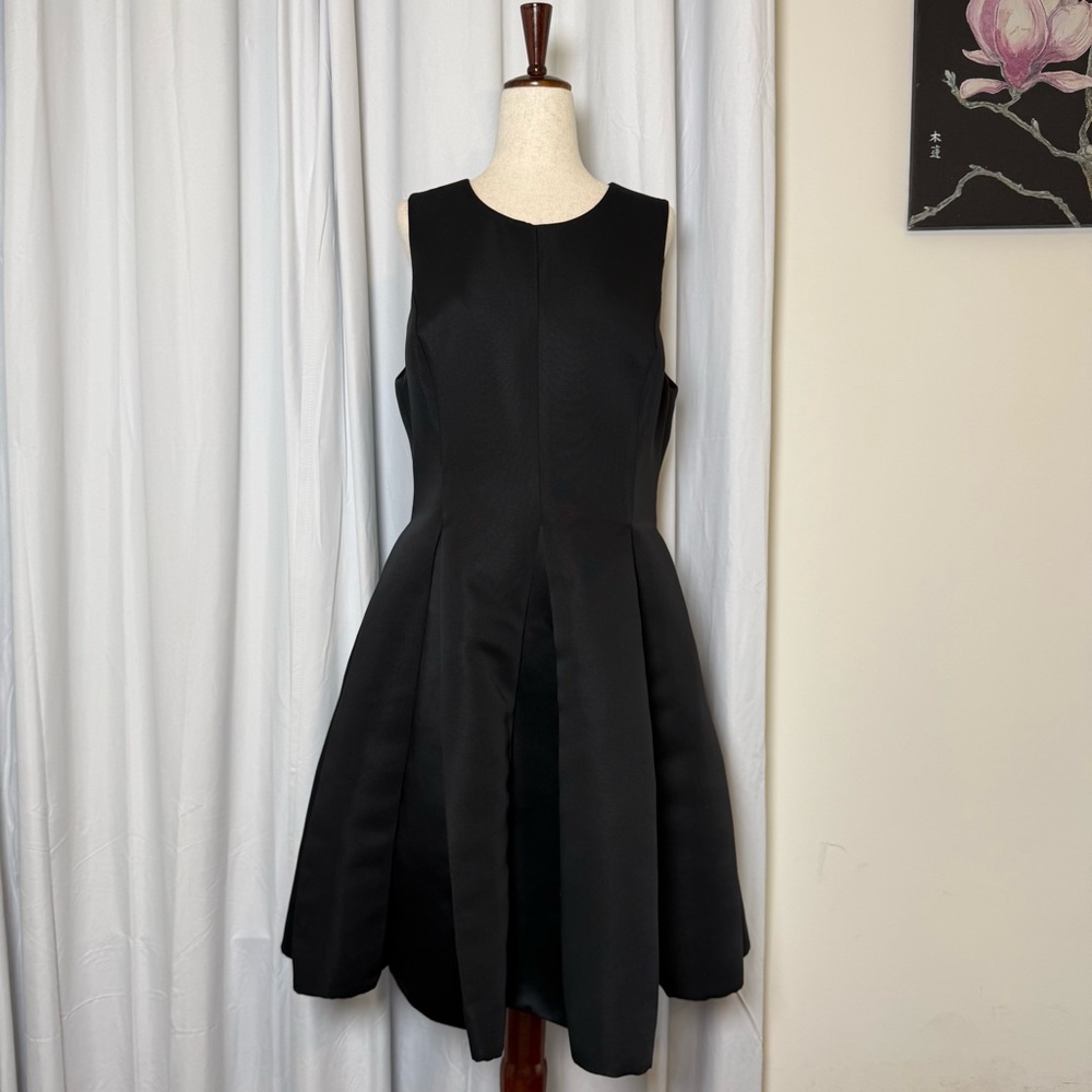 Halston Heritage Black Fit & Flare Pleated Mini Dress NWT Size 12 Cocktail